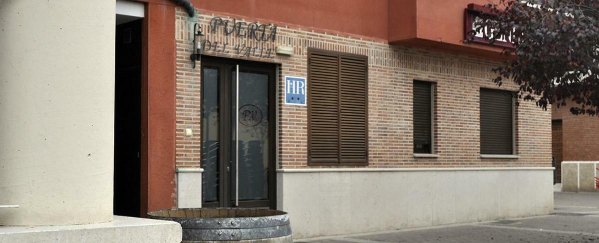 Hostal Puerta Del Valle La Cisterniga Exterior photo